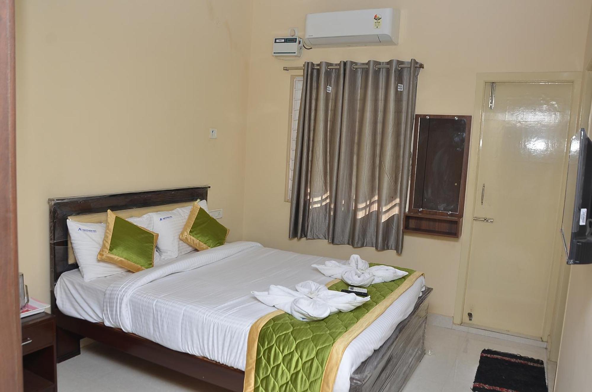 Amutham Hotel 3*